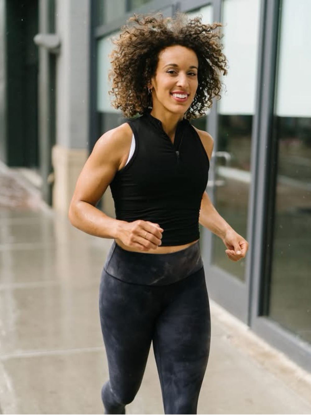Zyia Black Sleeveless Zip-Up Crop Athletic Top